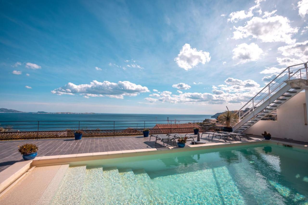 Les 2 Vue Piscine Maison d'hôtes Marseille